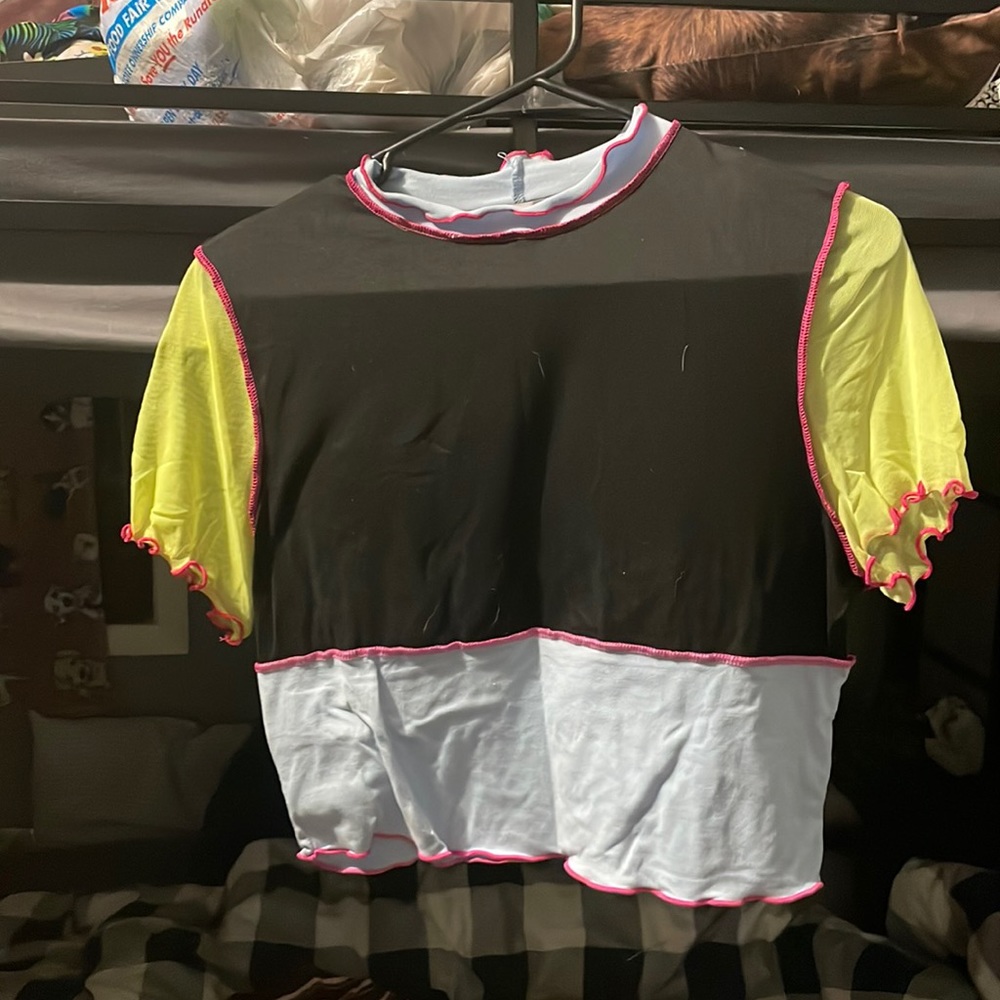 Sheer shoulder croptop color block